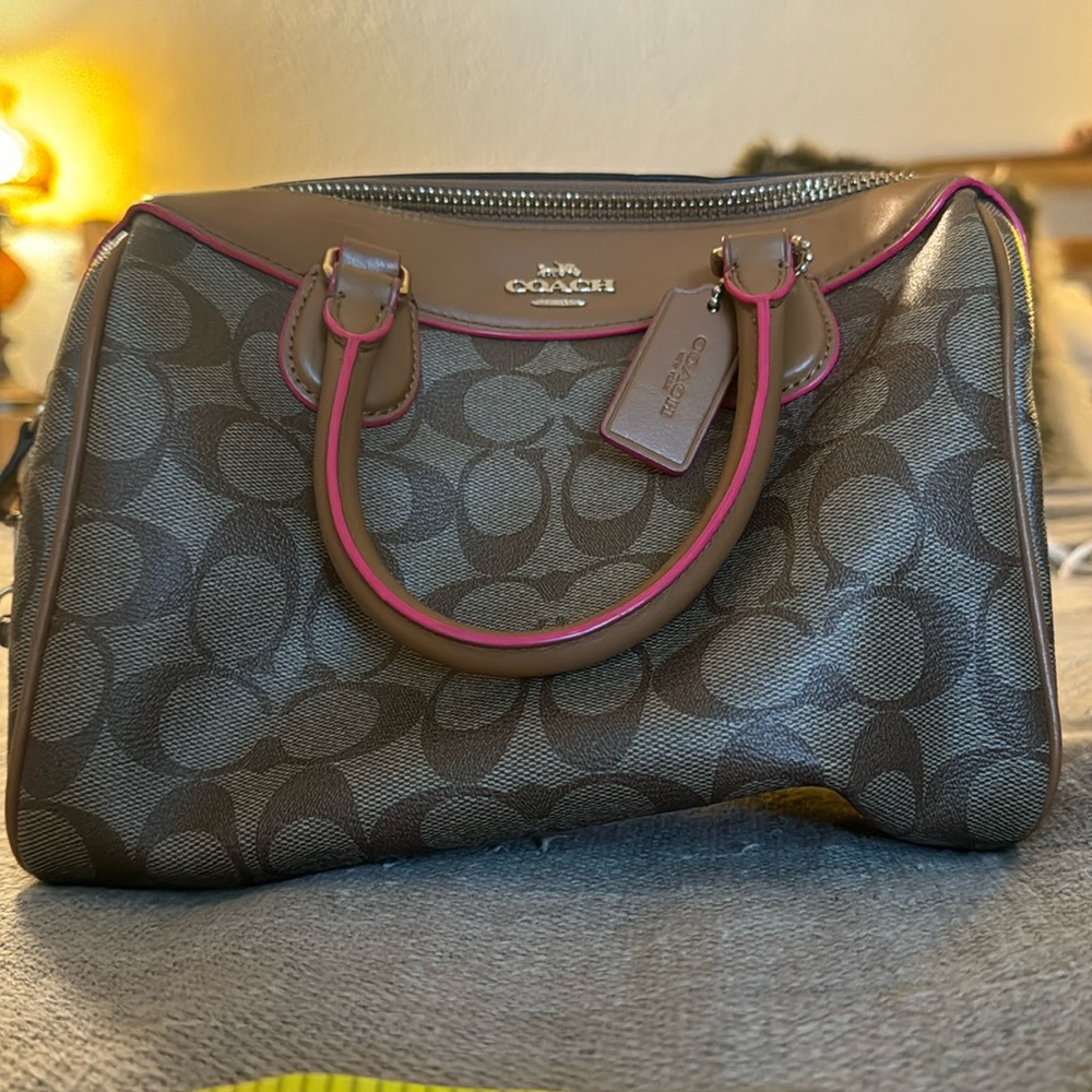 Coach logo handle bag with shoulder strap